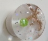 Кнопка под стекло с цветочком белая пластик №8